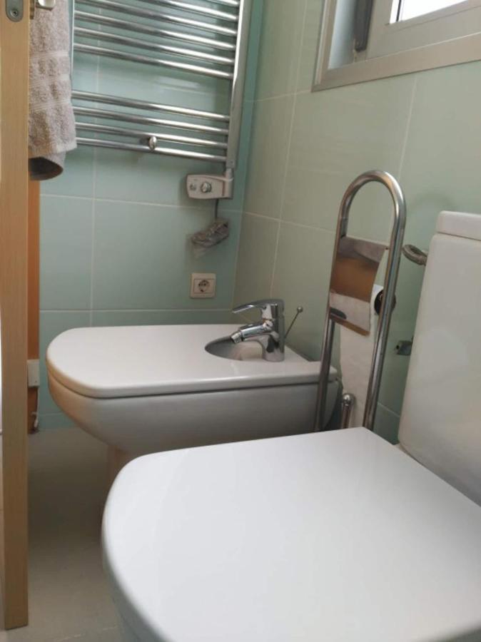 Stylish Flat, 2 Bathrooms And Swimming Pool, Next To The Beach! 산트 아드리아 데 베소스 외부 사진